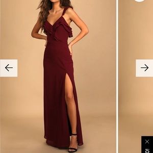 Lulu’s maroon floor-length chiffon gown